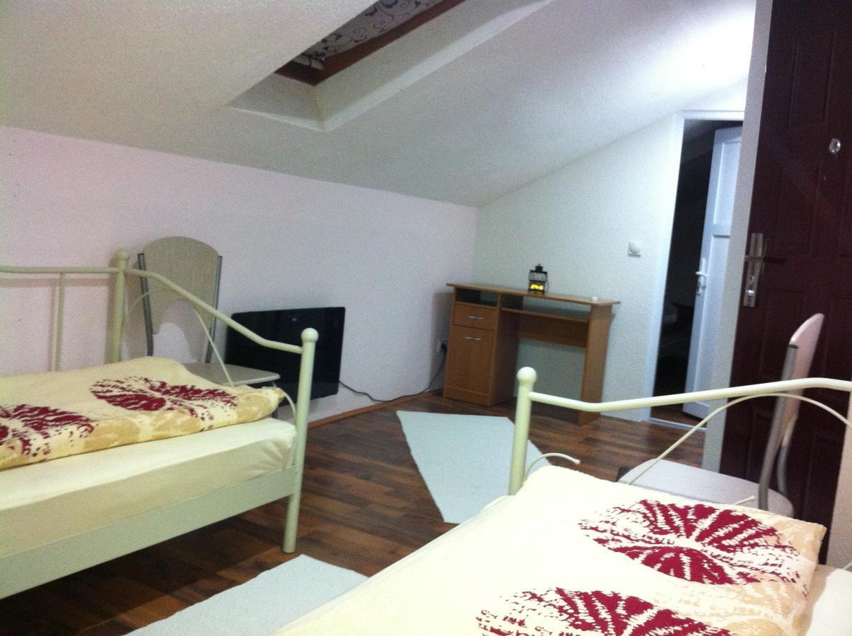 Pansion Zeyno Hotell Sarajevo Rom bilde