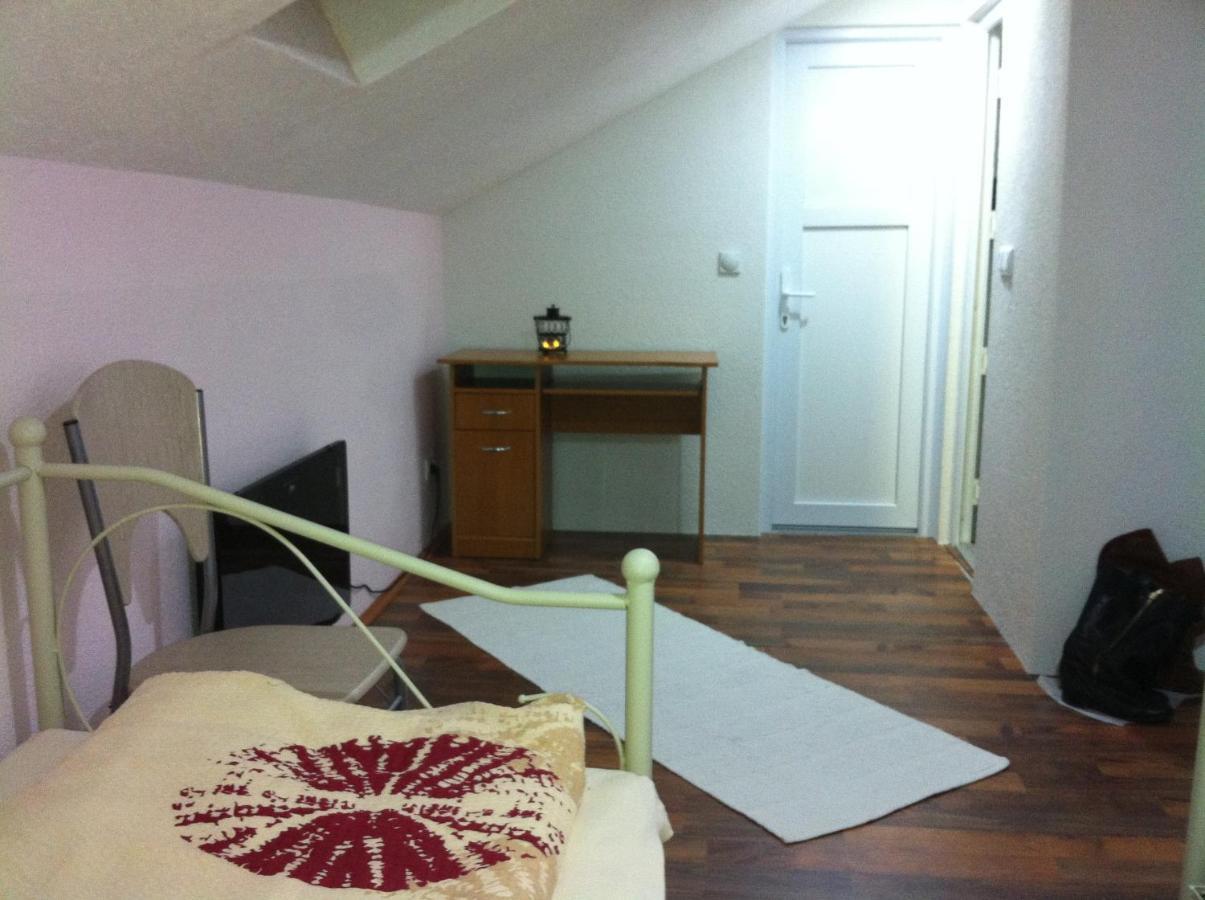 Pansion Zeyno Hotell Sarajevo Rom bilde